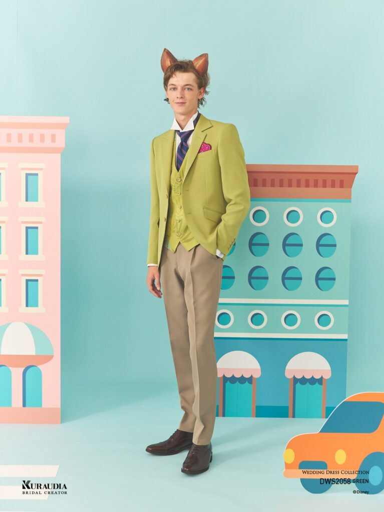 DWS2058 Green 「Nick Wild」 | 『ZOOTOPIA』の「ニック・ワイルド」のカラーリングをインスパイアした、ジャケ&スラコーデのタキシードです。ベストには「ニック・ワイルド」が着ているボタニカル柄プリントをあしらい、キャラクターを彷彿させる仕上がりにまとめました。
