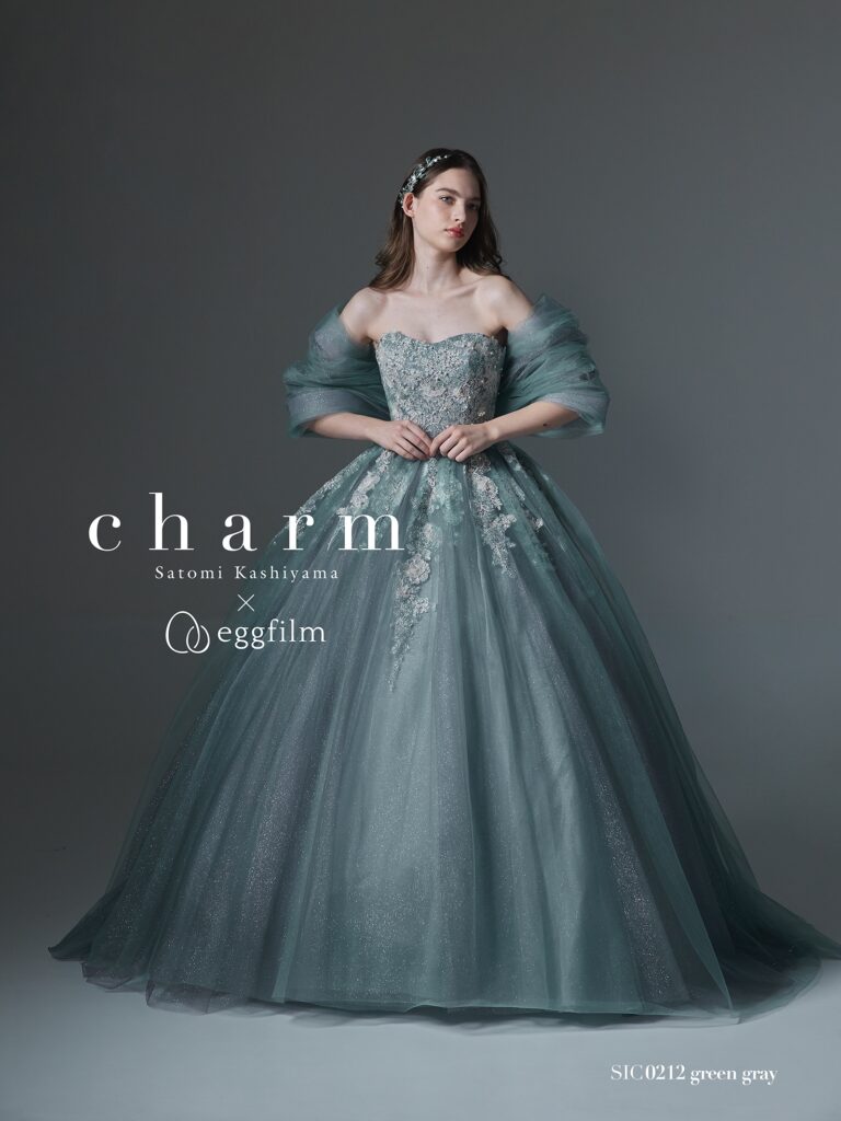 SIC0212(グリーングレー) | ”シャイニードレスにときめいて!バズること間違いなしの最旬グリーングレー”グレーがかった大人めグリーンにシルバーラメをON。繊細で上品な輝きを求めるcharmガールにおすすめのバズリカラーです。