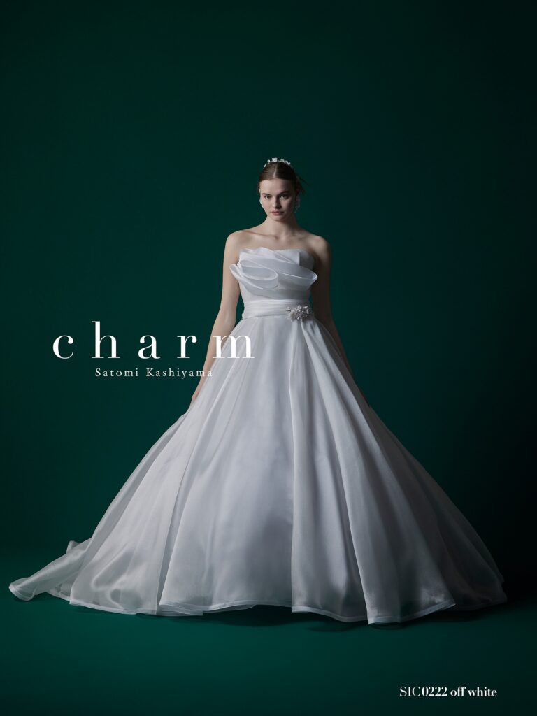 SIC0222(オフホワイト) | ”トップスの個性を生かす、インポートメッシュオーガン”ふっくりしたボリュームを表現させるクチュールモードが今の気分。トップスのフリルトップを外してバックトレーンのみでシンプルにも着こなせるバックコンシャスなドレス。